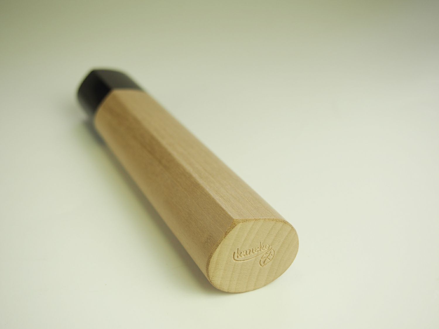 【頑張って送料無料！】【燕三条製】カネコ総業包丁柄黒水牛桂シノギ朴出刃用7寸710009高級木柄の証、水牛桂水分が染み込みにくい朴製ネコポス配送のため代引き、日時指定不可