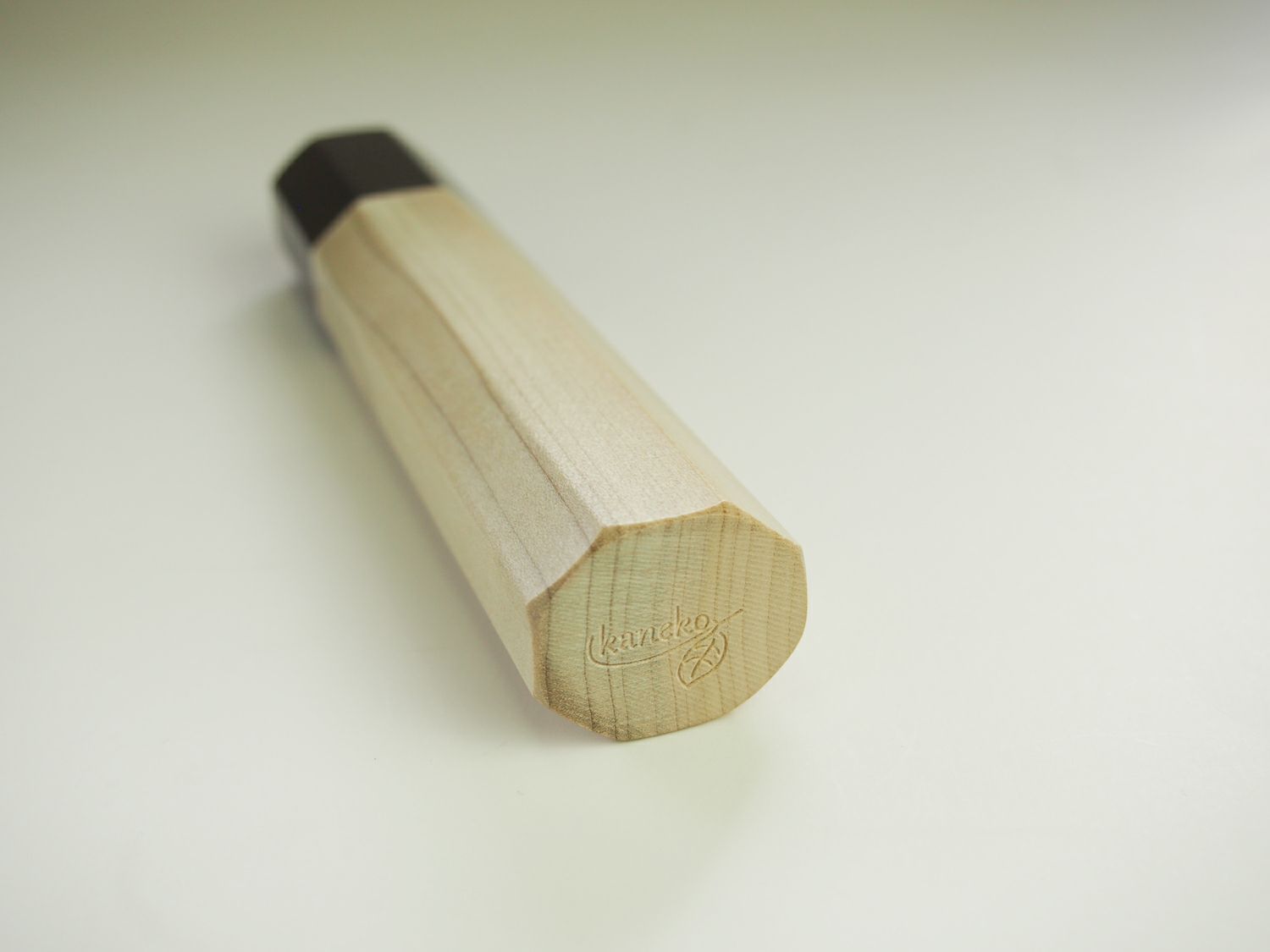 【頑張って送料無料！】【燕三条製】カネコ総業包丁柄黒水牛桂八角朴三徳・菜切5.5寸710020高級木柄の証、水牛桂水分が染み込みにくい朴製ネコポス配送のため代引き、日時指定不可