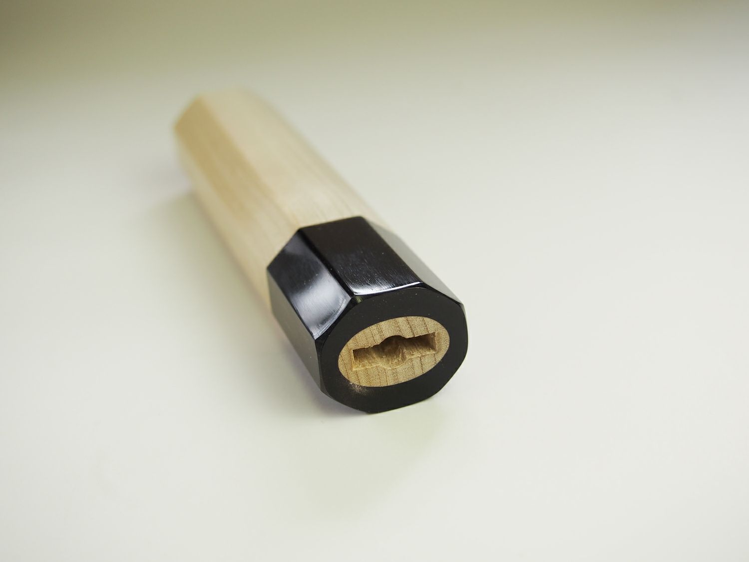 【頑張って送料無料！】【燕三条製】カネコ総業包丁柄黒水牛桂八角朴三徳・菜切5.5寸710020高級木柄の証、水牛桂水分が染み込みにくい朴製ネコポス配送のため代引き、日時指定不可