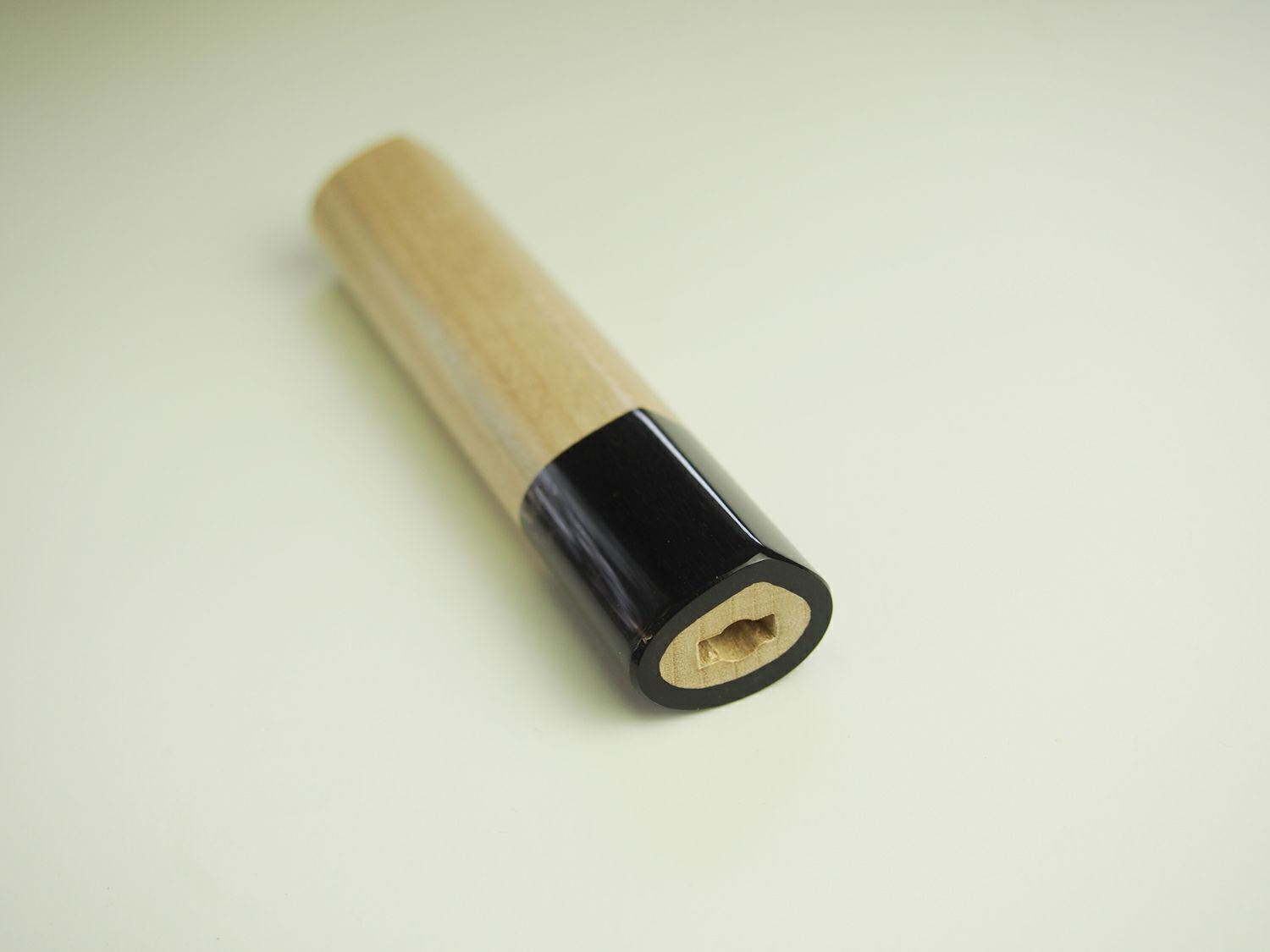 【頑張って送料無料！】【燕三条製】カネコ総業包丁柄黒水牛桂シノギ朴アジ切り4寸710011高級木柄の証、水牛桂水分が染み込みにくい朴製ネコポス配送のため代引き、日時指定不可