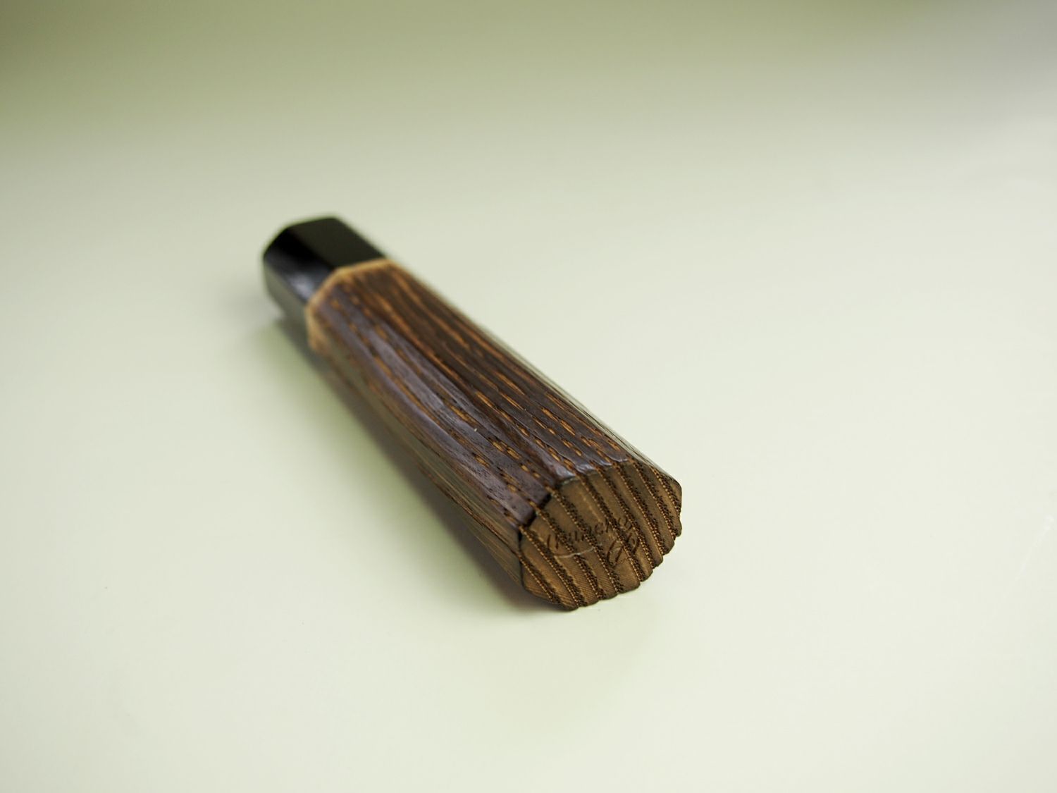 【頑張って送料無料！】【燕三条製】カネコ総業包丁柄黒水牛桂八角焼栗ペティ4寸710027高級木柄の証、水牛桂抗菌作用のある焼栗柄ネコポス配送のため代引き、日時指定不可