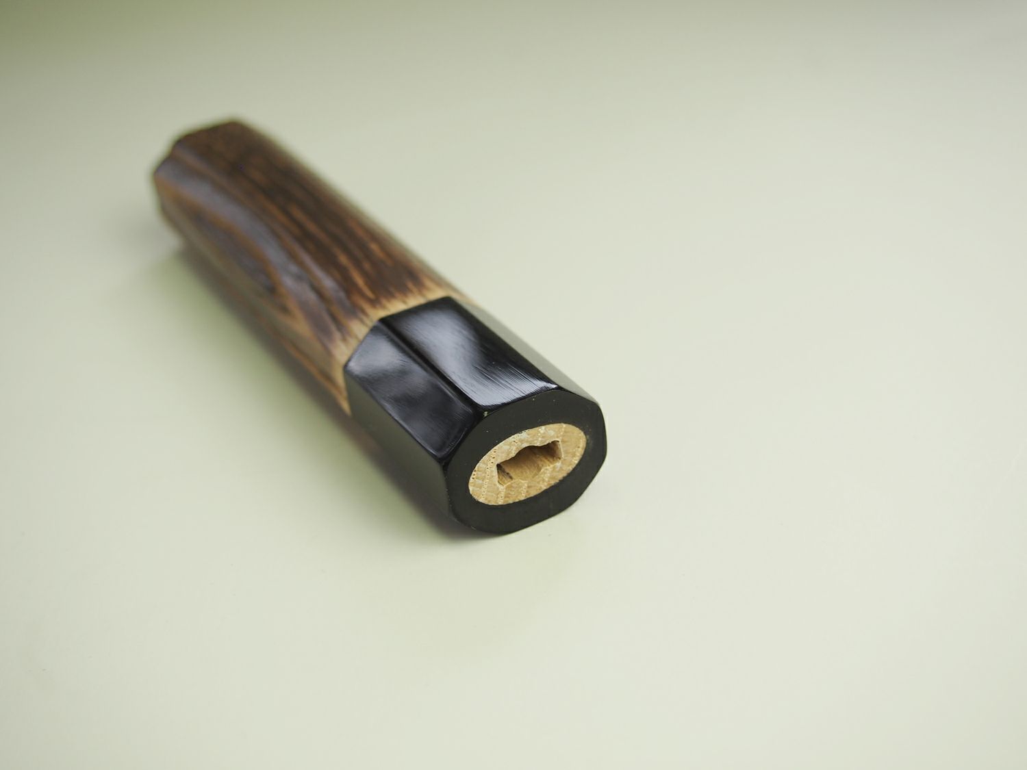 【頑張って送料無料！】【燕三条製】カネコ総業包丁柄黒水牛桂八角焼栗ペティ4寸710027高級木柄の証、水牛桂抗菌作用のある焼栗柄ネコポス配送のため代引き、日時指定不可